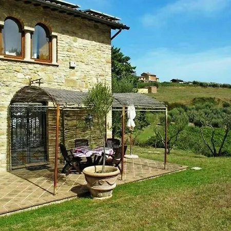 Ferienhaus Mit Privatpool Fuer 14 Personen Ca 240 Qm In Ramazzano-le Pulci, Trasimenischer See