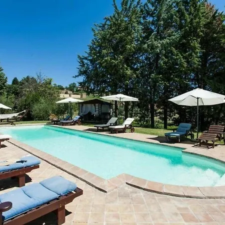 Ferienhaus Mit Privatpool Fuer 14 Personen Ca 240 Qm In Ramazzano-le Pulci, Trasimenischer See