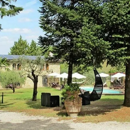 Ferienhaus Mit Privatpool Fuer 14 Personen Ca 240 Qm In Ramazzano-le Pulci, Trasimenischer See Hotel *